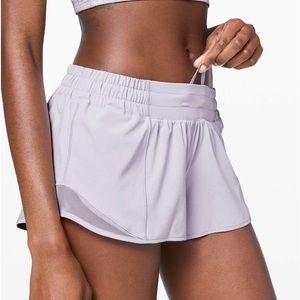 Lululemon Hotty Hot Shorts 2.5” - Color Silver Lilac